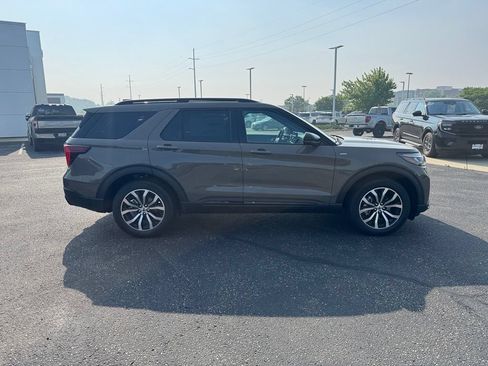 New 2026 Ford Explorer ST-Line AWD/4WD image 2