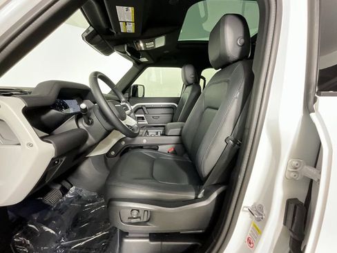 Used 2024 Land Rover Defender 110 S image 16