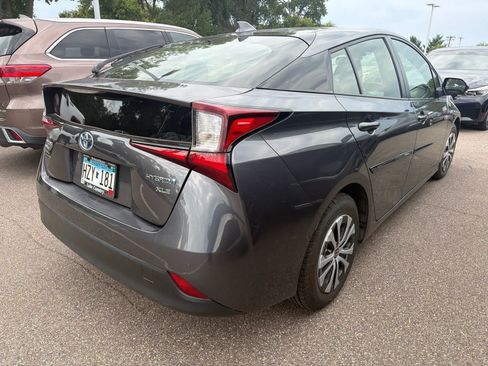 Used 2022 Toyota Prius XLE AWD/4WD image 3