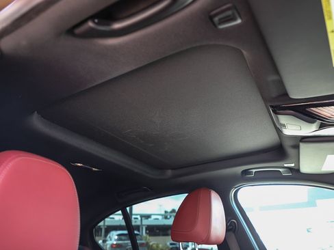 Used 2025 BMW 330i Sedan RWD image 17