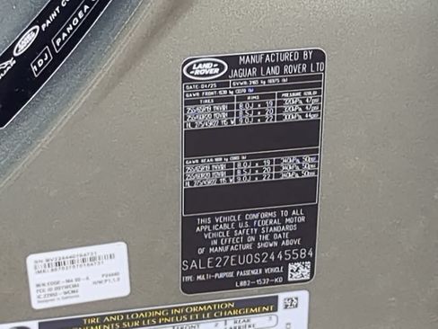 Certified 2025 Land Rover Defender 110 X-Dynamic SE AWD/4WD image 39