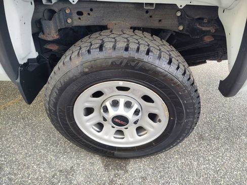 Used 2017 GMC Sierra 3500 2WD Regular Cab image 20