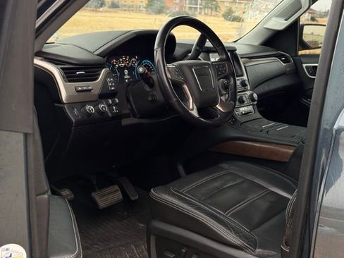 Used 2019 GMC Yukon Denali w/ Denali Ultimate Package image 12
