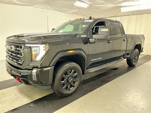 Used 2024 GMC Sierra 2500 AT4 w/ Snow Plow Prep/Camper Package image 5