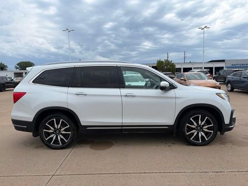 Used 2020 Honda Pilot Touring image 2