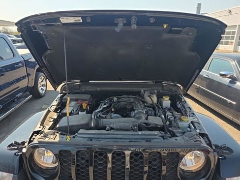 Used 2022 Jeep Gladiator Willys image 13