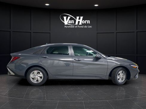New 2026 Hyundai Elantra SE FWD image 7