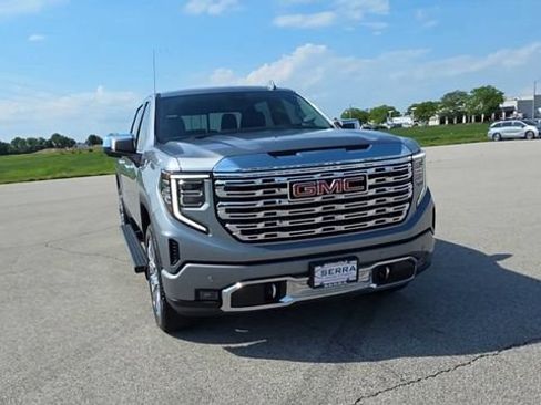 Used 2024 GMC Sierra 1500 Denali w/ Denali Reserve Package AWD/4WD image 2