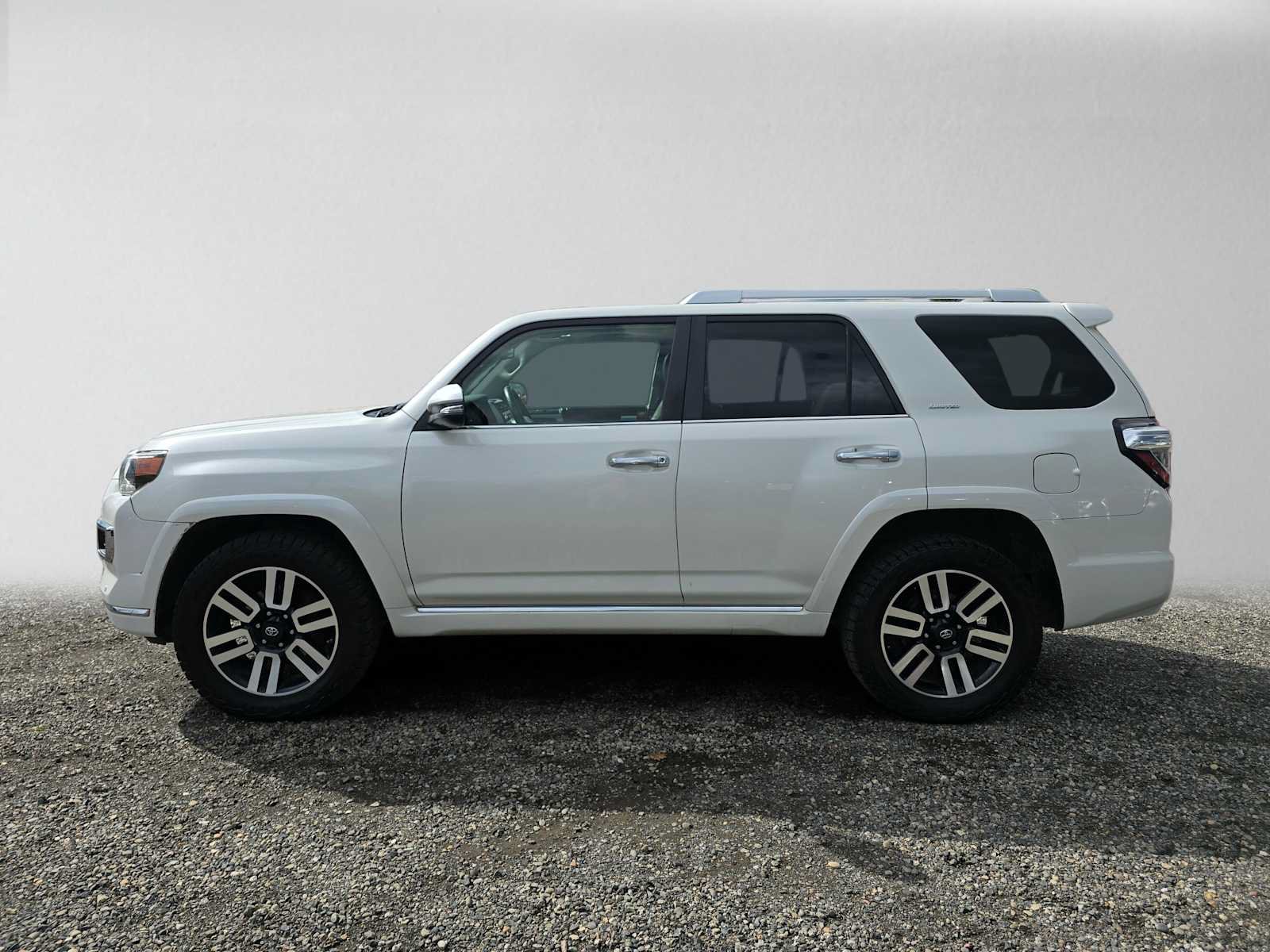 Used 2018 Toyota 4Runner Limited AWD/4WD image 45