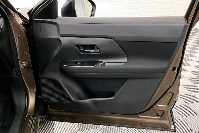 New 2027 Nissan Kicks S FWD image 32