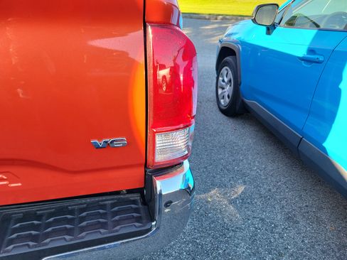 Used 2017 Toyota Tacoma SR5 w/ Tow Package image 23