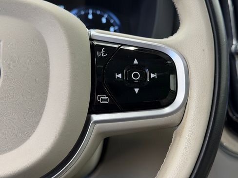 Used 2021 Volvo XC60 T6 Inscription image 24