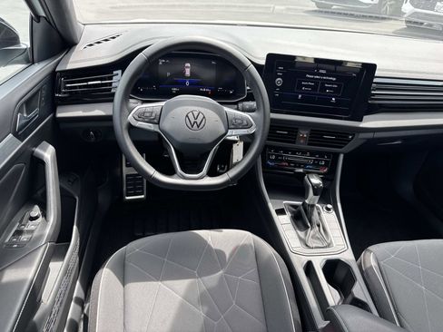Certified 2025 Volkswagen Jetta Sport FWD image 8