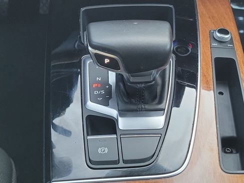 Used 2023 Audi Q5 2.0T Premium image 35