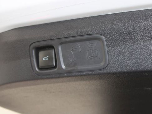 Used 2024 Ford Expedition Limited image 17