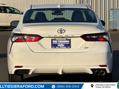 Used 2024 Toyota Camry SE image 6