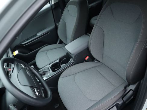 New 2025 Kia K4 LXS image 23