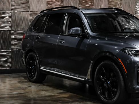 Used 2020 BMW X7 xDrive40i w/ Premium Package AWD/4WD image 6