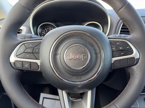 Used 2021 Jeep Compass Latitude image 19