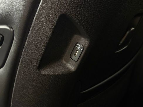 New 2026 Kia Carnival EX FWD image 36