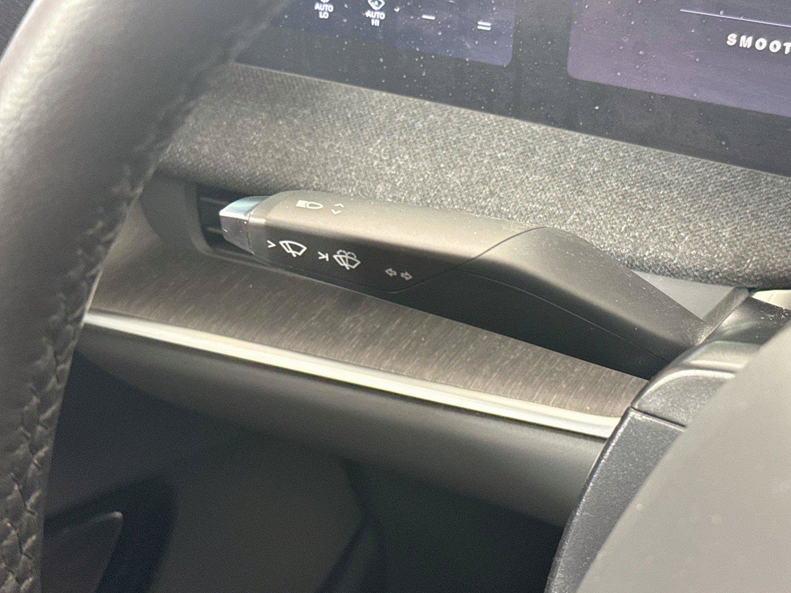 Used 2025 Lucid Air Pure RWD image 14