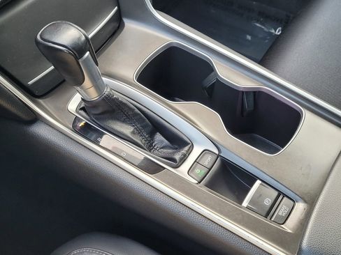 Used 2018 Honda Accord Sport image 27