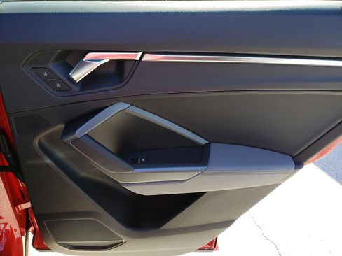 Used 2025 Audi Q3 2.0T Premium w/ Convenience Package image 17