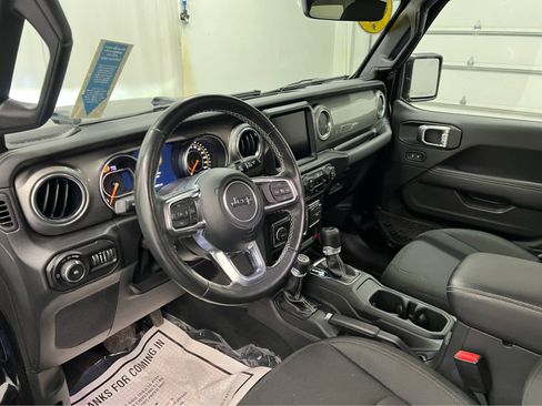 Used 2022 Jeep Wrangler Unlimited Sahara w/ Cold Weather Group image 15