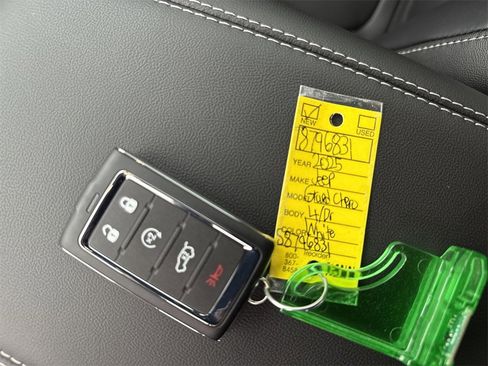 New 2025 Jeep Grand Cherokee L Limited w/ Trailer Tow Package image 33