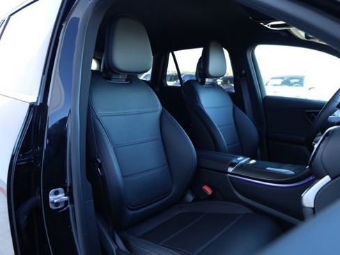 Certified 2025 Mercedes-Benz GLC 300 image 28