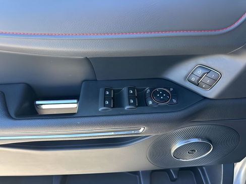 Used 2023 Ford Expedition Limited image 27