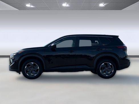Used 2024 Nissan Rogue SV AWD/4WD image 2