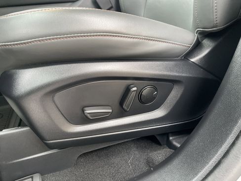 Used 2025 Ford Explorer Active w/ Active Comfort Package AWD/4WD image 14