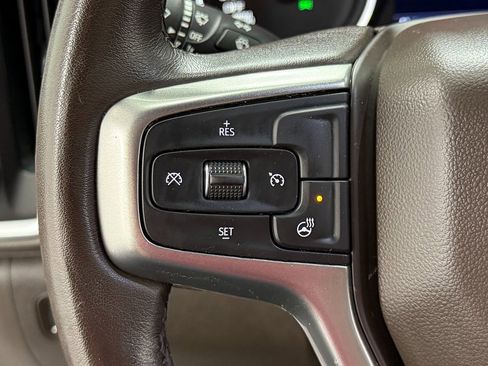 Used 2021 Chevrolet Silverado 1500 LT w/ Z71 Off-Road Package AWD/4WD image 16