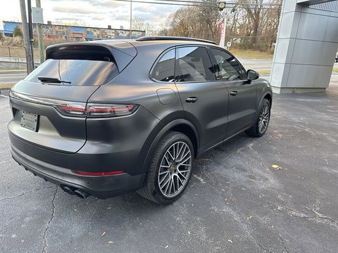 Used 2021 Porsche Cayenne S w/ Premium Package image 7