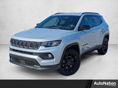 Used 2025 Jeep Compass Latitude w/ Altitude Special Edition image 1