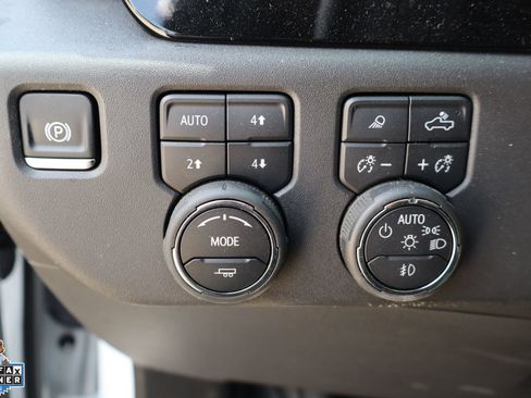 Used 2025 Chevrolet Silverado 1500 LT Trail Boss w/ LT Trail Boss Premium Package AWD/4WD image 14