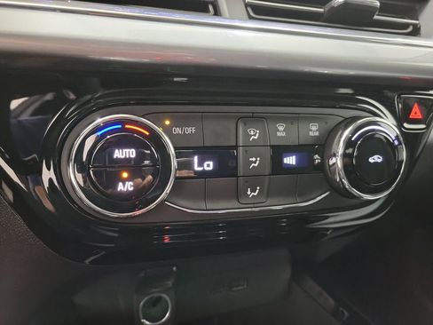 Used 2025 Chevrolet Trax LT image 29