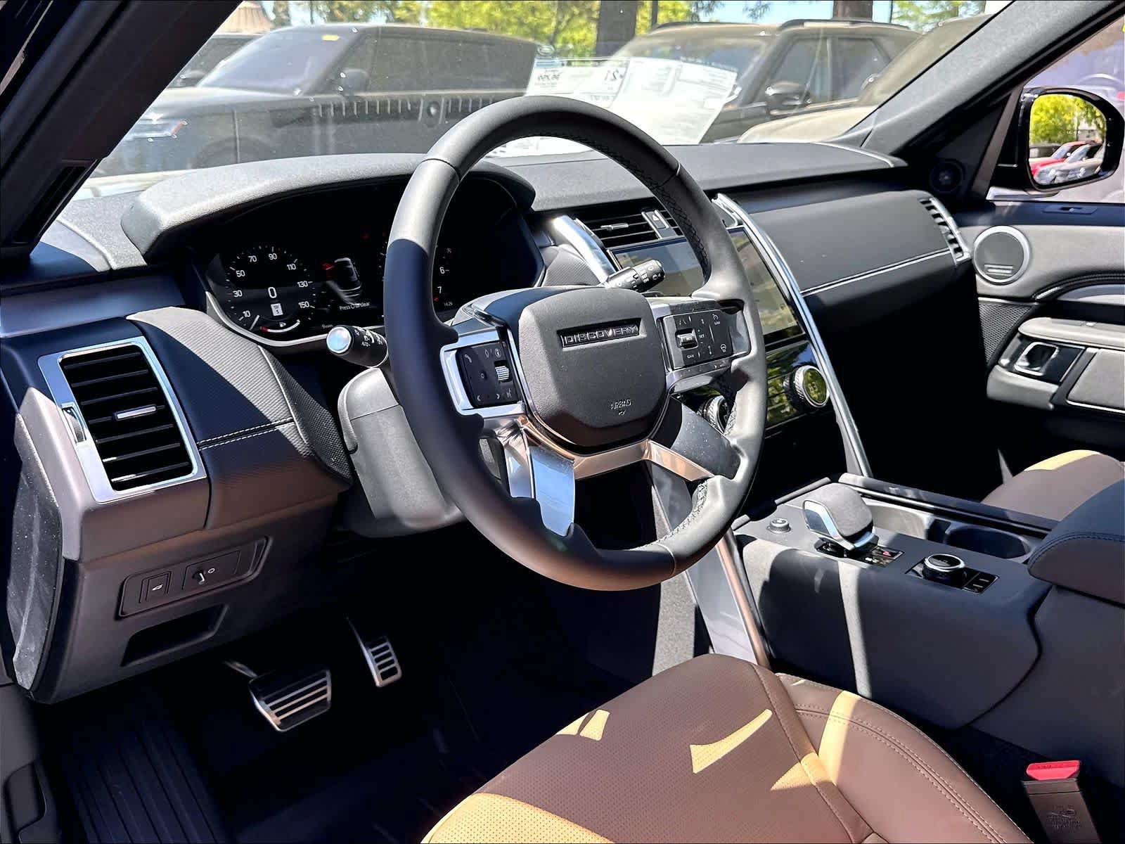 New 2026 Land Rover Discovery Dynamic SE AWD/4WD image 8