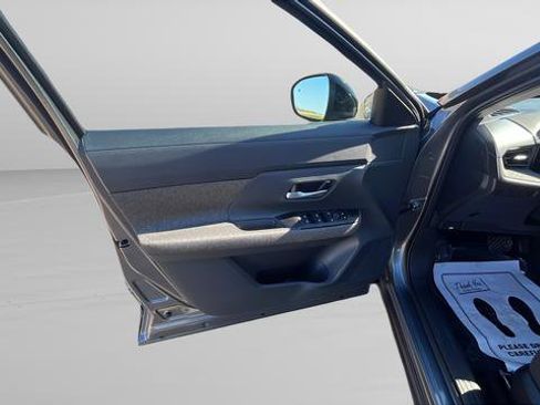 New 2026 Nissan Kicks SV AWD/4WD image 9