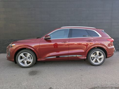 New 2025 Audi Q5 Prestige image 8