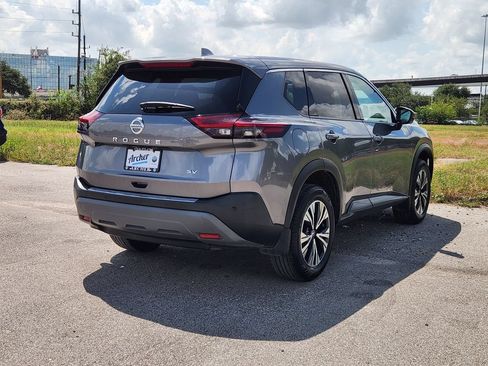 Used 2021 Nissan Rogue SV FWD image 3