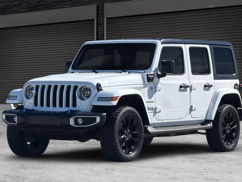Used 2023 Jeep Wrangler Unlimited Sahara AWD/4WD image 9