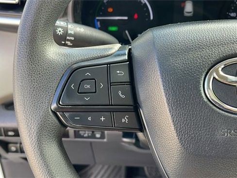 Used 2022 Toyota Sienna LE w/ LE Plus Package image 26