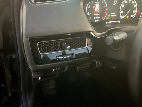 Used 2024 Honda Civic Sport image 10