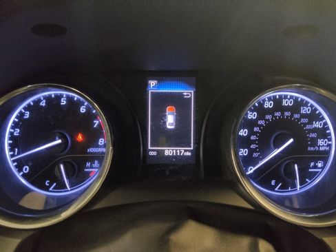 Used 2019 Toyota Camry LE image 23