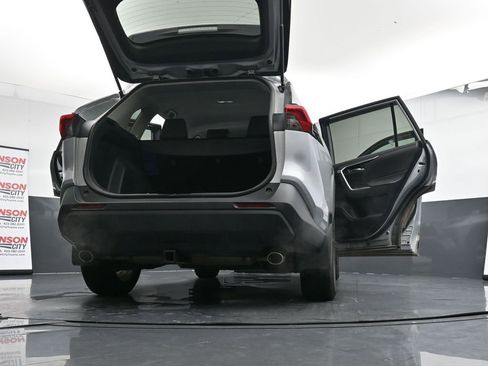 Used 2020 Toyota RAV4 XLE image 33