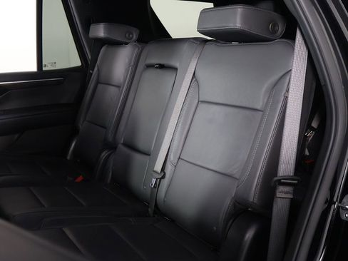 Used 2025 Chevrolet Tahoe Z71 AWD/4WD image 34