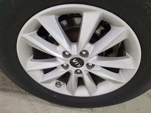 Used 2019 Kia Sorento L image 22