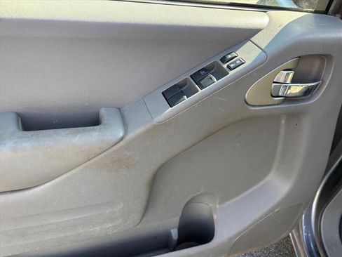 Used 2019 Nissan Frontier SV image 21